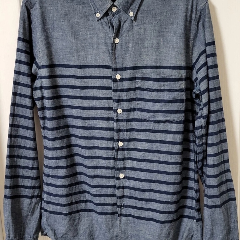 J Crew Men’s LS Blue Chambray Striped Button Up